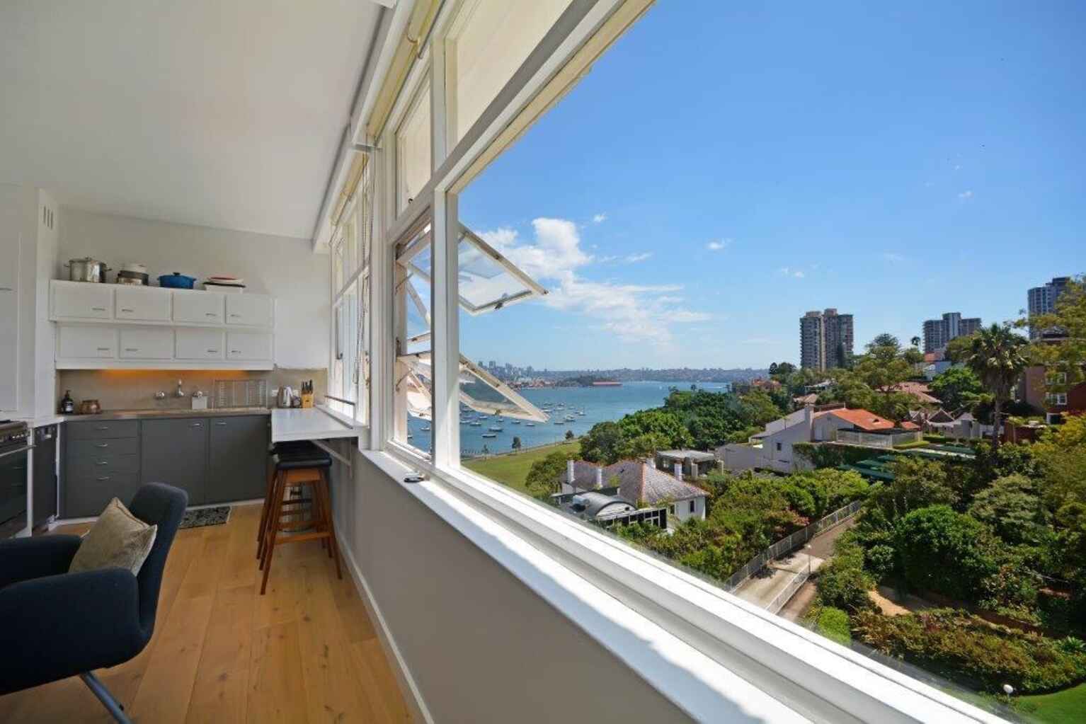 42/11 Yarranabee Road Darling Point