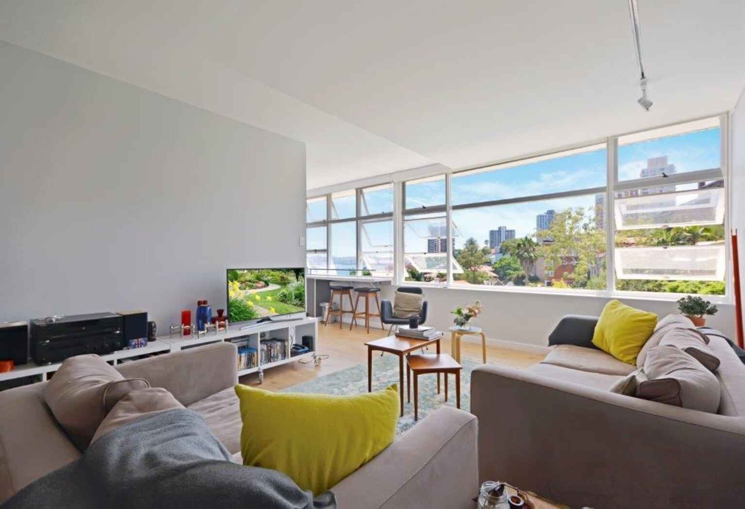 42/11 Yarranabee Road Darling Point