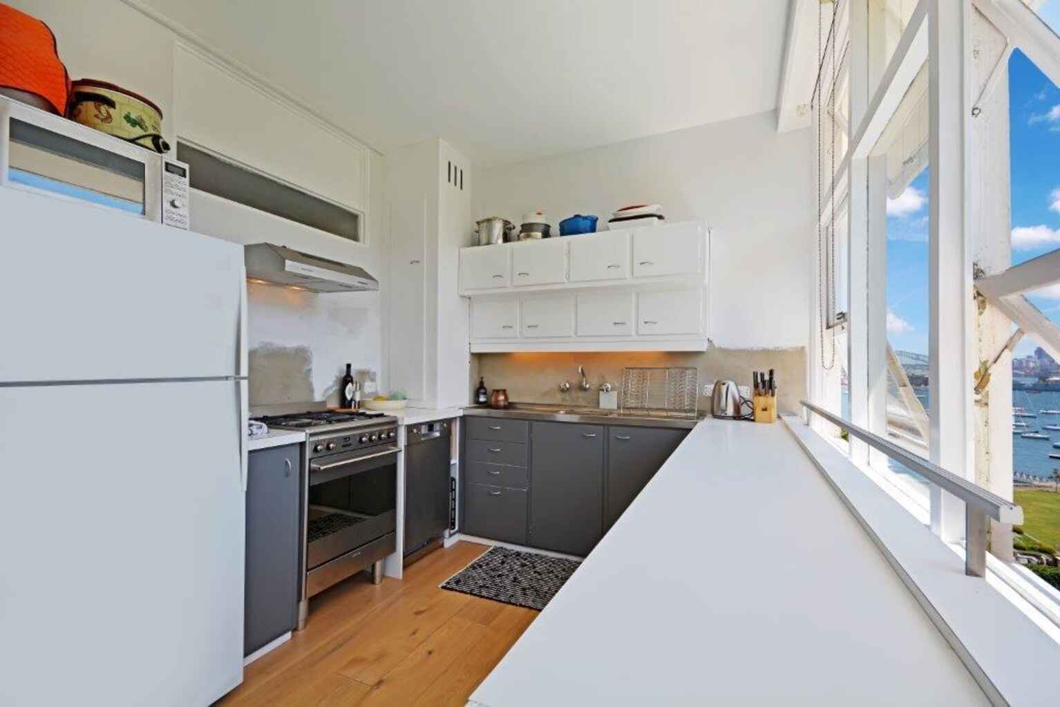 42/11 Yarranabee Road Darling Point