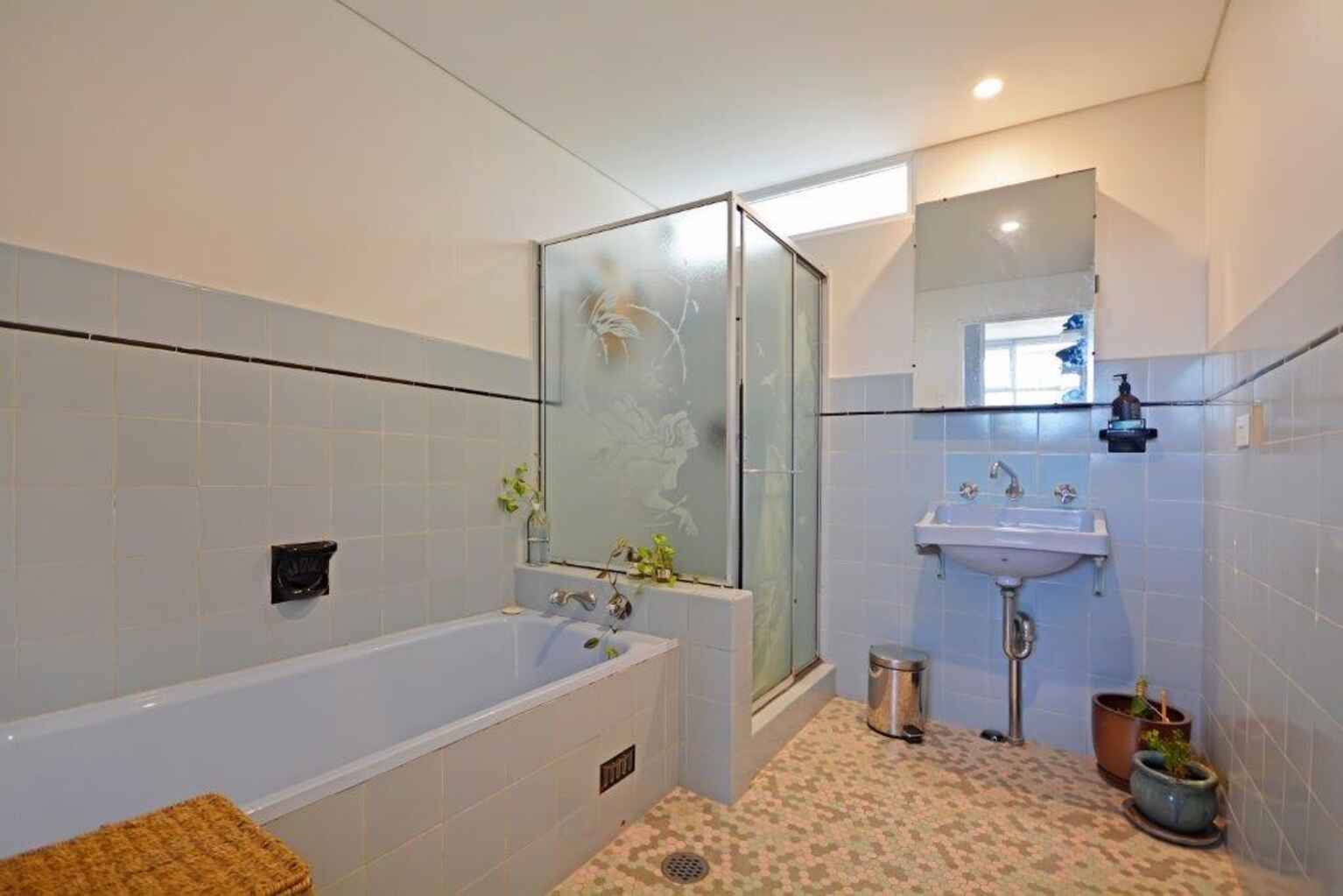 42/11 Yarranabee Road Darling Point