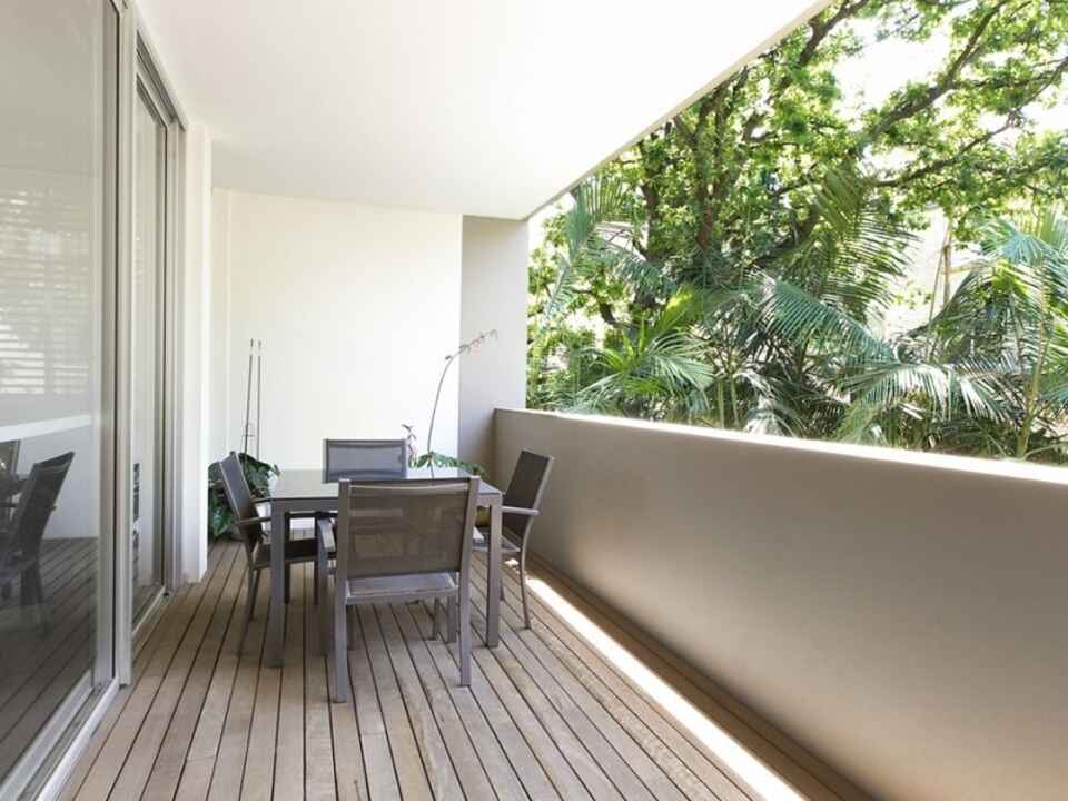 23/64 Penkivil Street Bondi