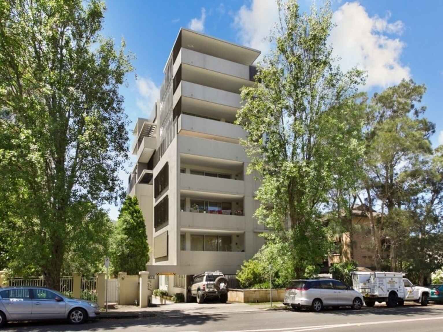 23/64 Penkivil Street Bondi