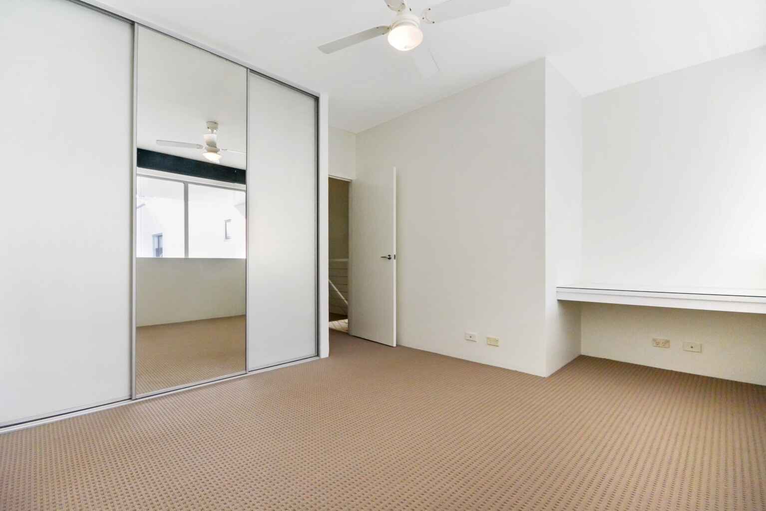 32/4 Grandstand Parade Zetland