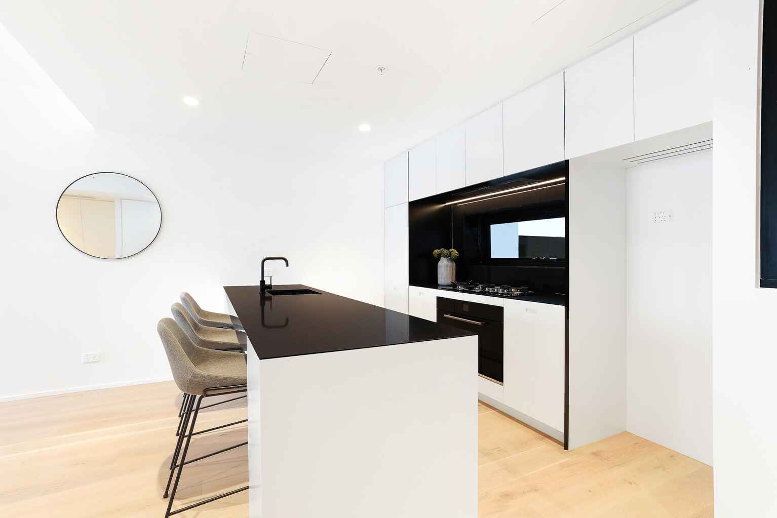 3 beds/32-42 Spring Street Bondi Junction