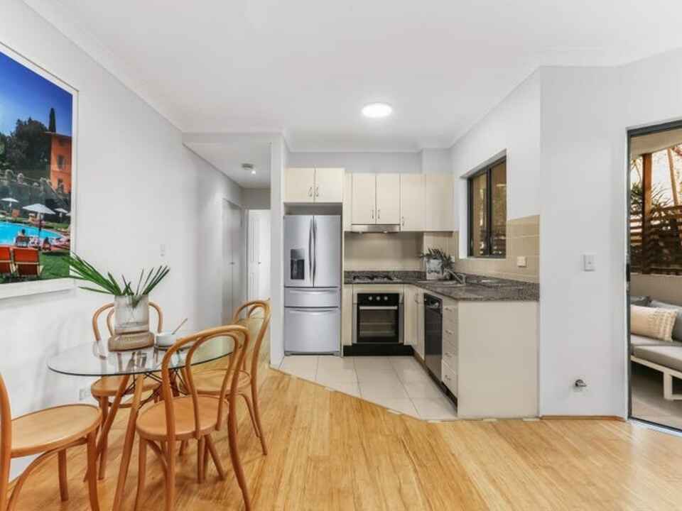2/1 Waverley Crescent Bondi Junction
