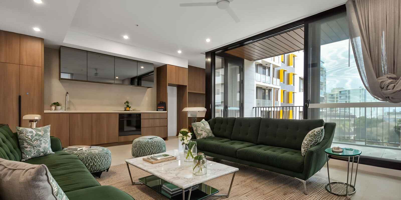 LW03/16A Llandaff Bondi Junction LW03/16A Llandaff Bondi Junction