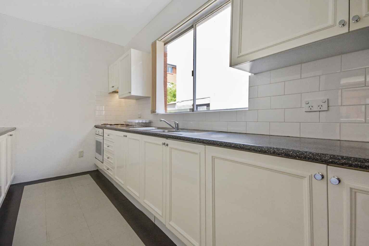 1/8-10 Lugar Street Bronte