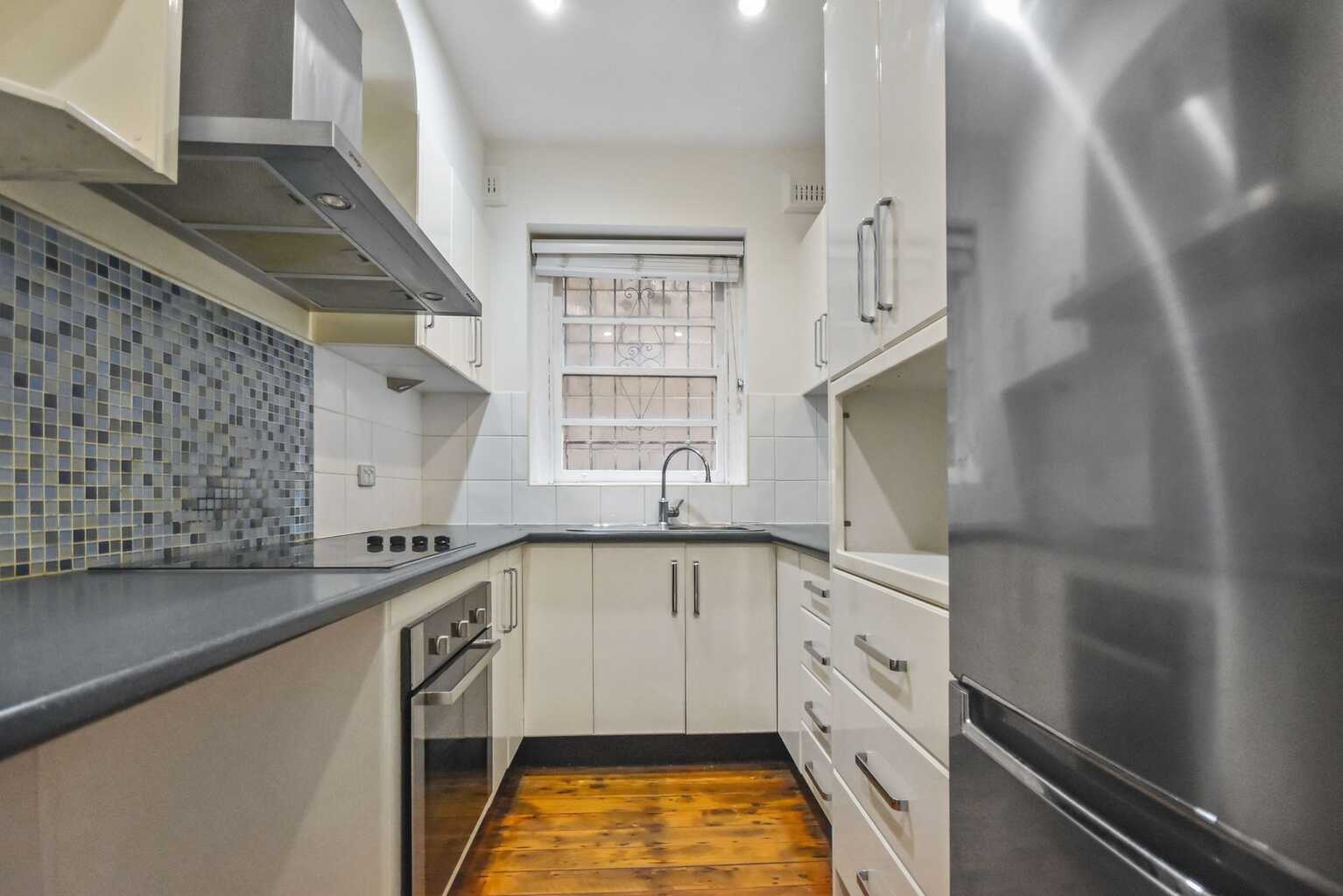 2/235 Old South Head Road Bondi