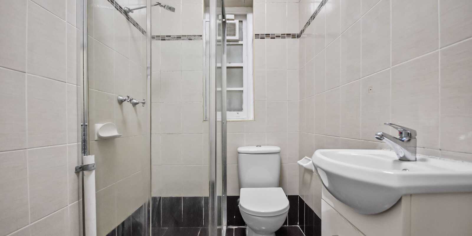 2/235 Old South Head Road Bondi