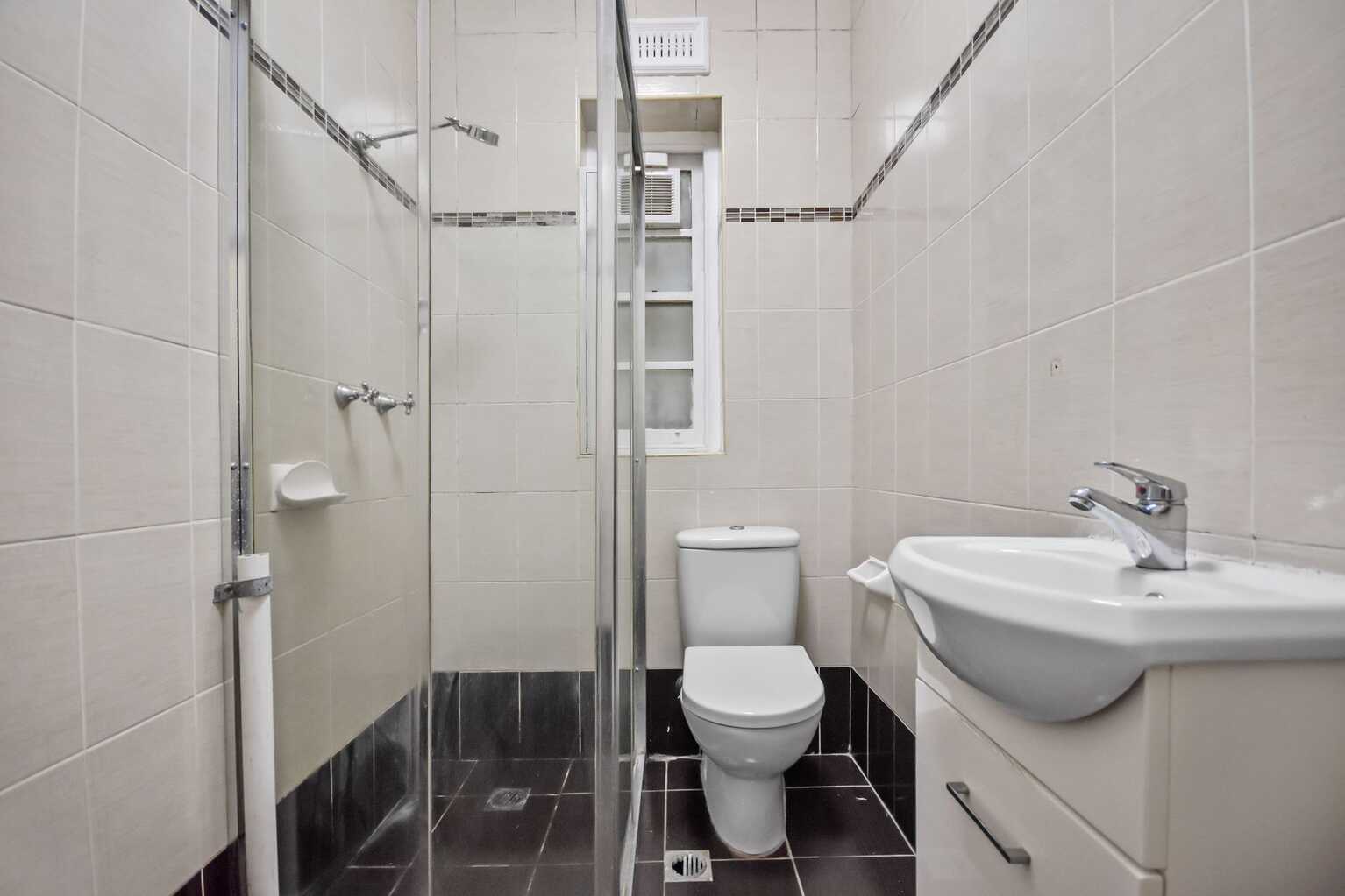 2/235 Old South Head Road Bondi
