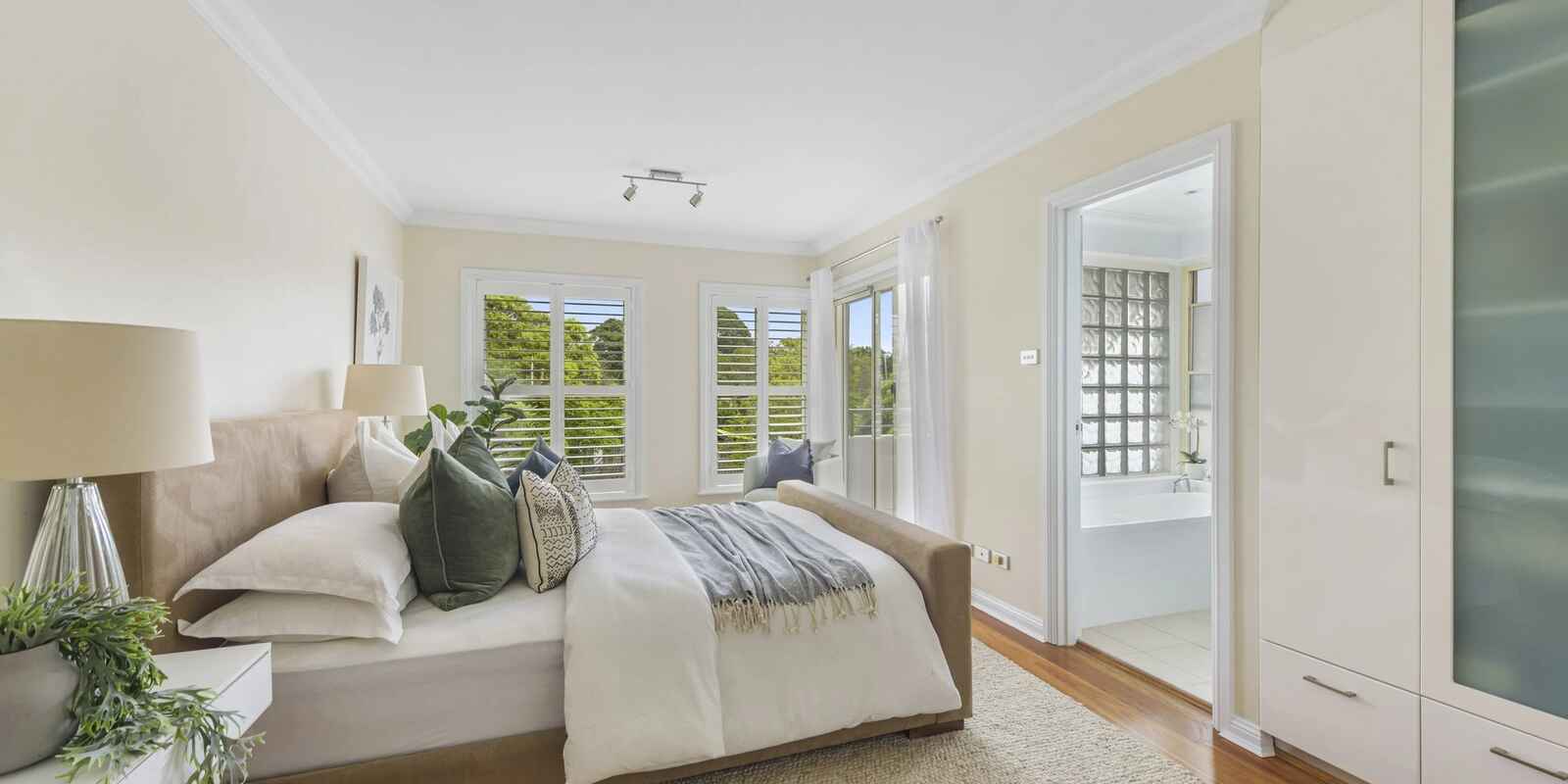 2/4 Albemarle Avenue Rose Bay 2/4 Albemarle Avenue Rose Bay
