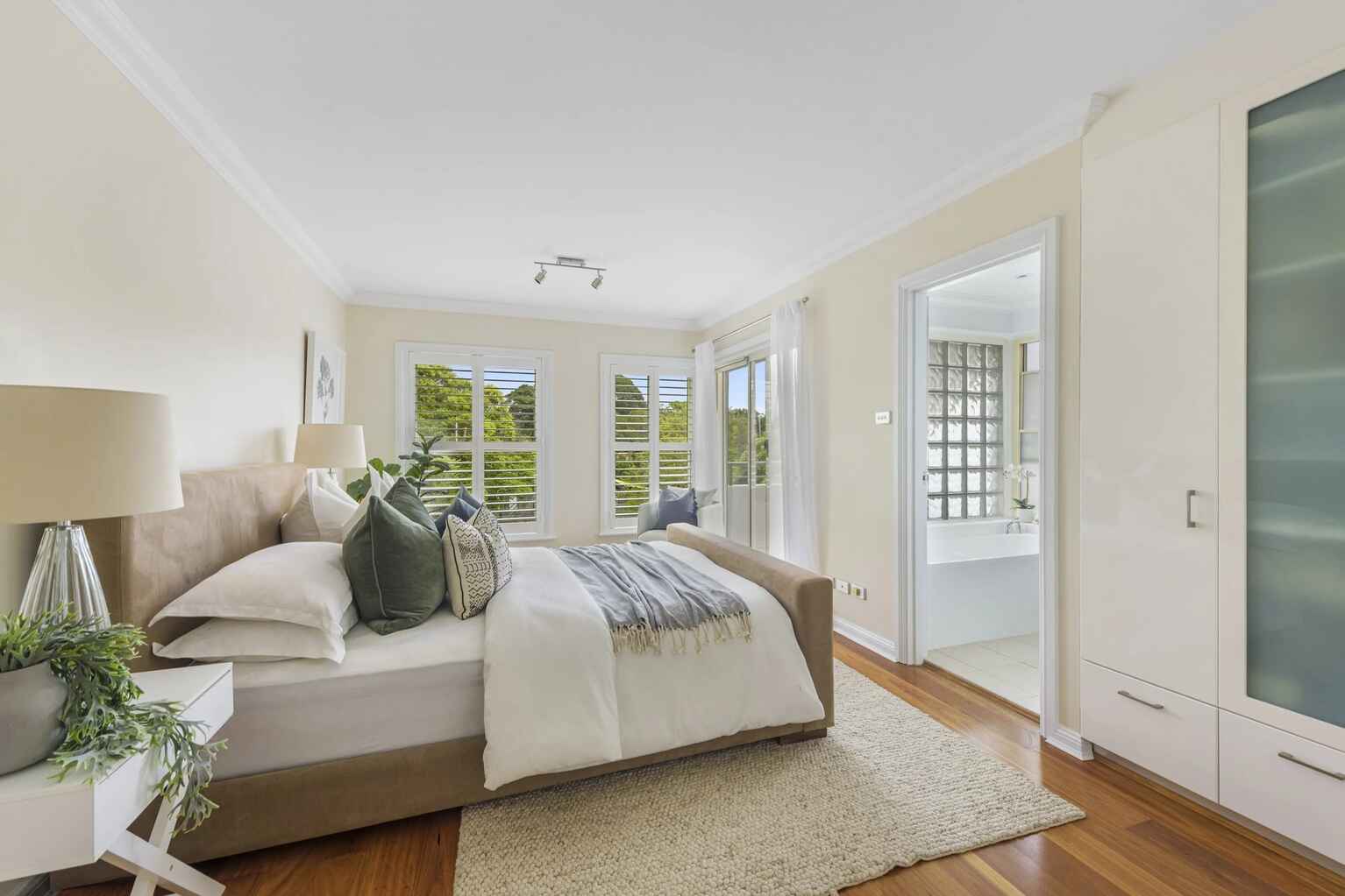 2/4 Albemarle Avenue Rose Bay 2/4 Albemarle Avenue Rose Bay