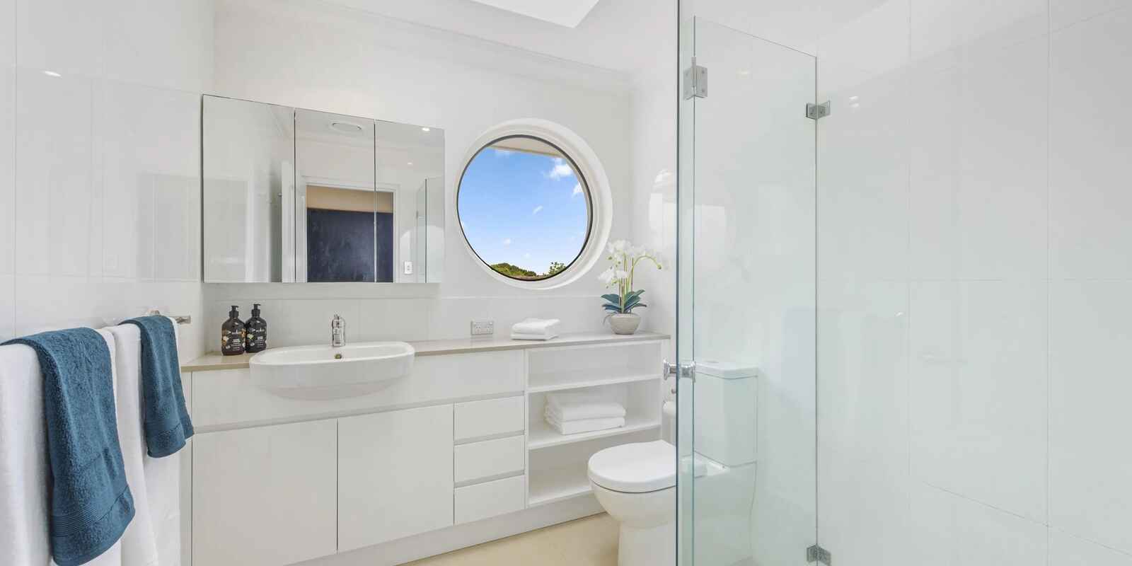 2/4 Albemarle Avenue Rose Bay 2/4 Albemarle Avenue Rose Bay