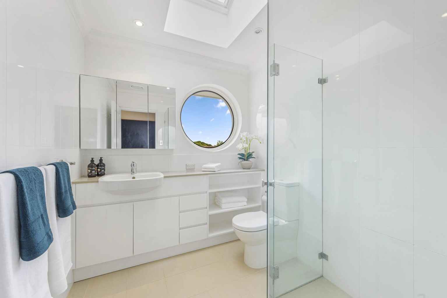 2/4 Albemarle Avenue Rose Bay 2/4 Albemarle Avenue Rose Bay